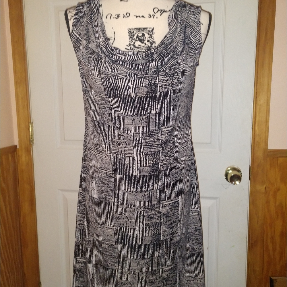 Like New Scoop neck dress
